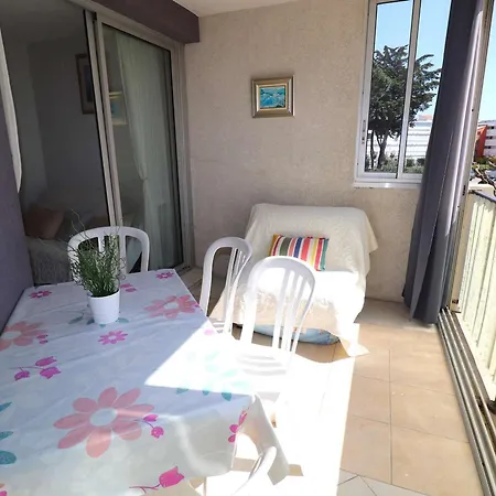 2 Pieces, 4 Couchages, Parking Privatif, A 100m De La Et Des Commerces - Fr-1-307-48