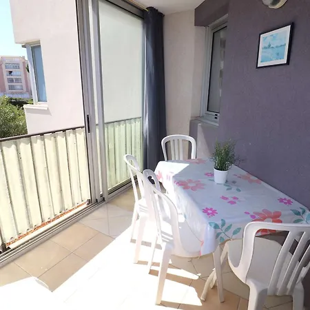 2 Pieces, 4 Couchages, Parking Privatif, A 100m De La Et Des Commerces - Fr-1-307-48 Le Grau-du-Roi