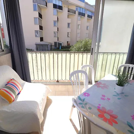2 Pieces, 4 Couchages, Parking Privatif, A 100m De La Et Des Commerces - Fr-1-307-48