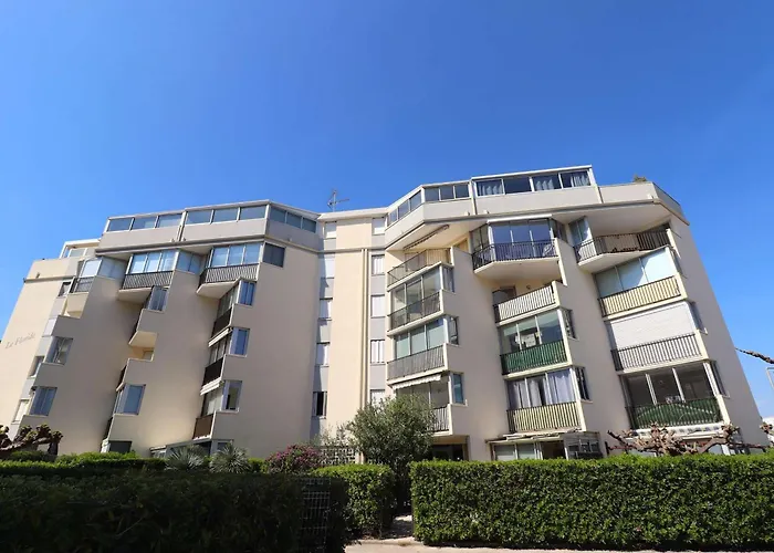 Apartamento 2 Pieces, 4 Couchages, Parking Privatif, A 100m De La Et Des Commerces - Fr-1-307-48 Le Grau-du-Roi